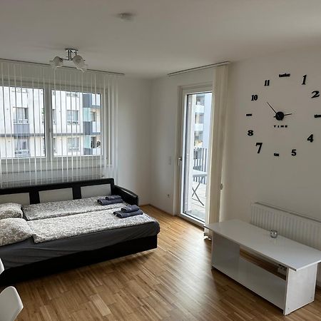 Hauptbahnhof Ferienwohnung Am Park Vienna Exterior photo