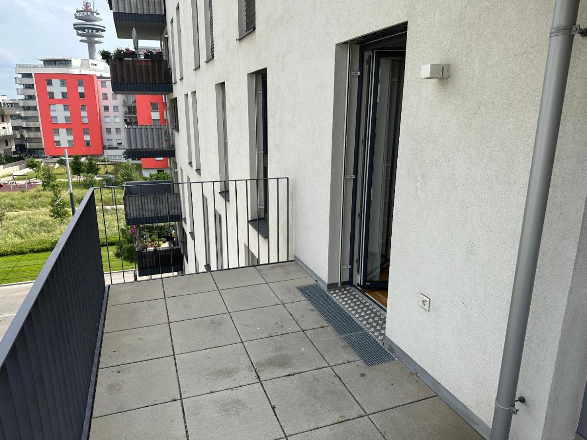 Hauptbahnhof Ferienwohnung Am Park Vienna Exterior photo